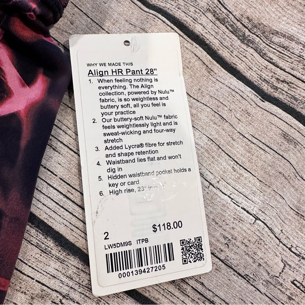 NWT Lululemon Align High Rise 28” Leggings in Graphic Pink & Black Print Size 2 - Picture 4 of 8